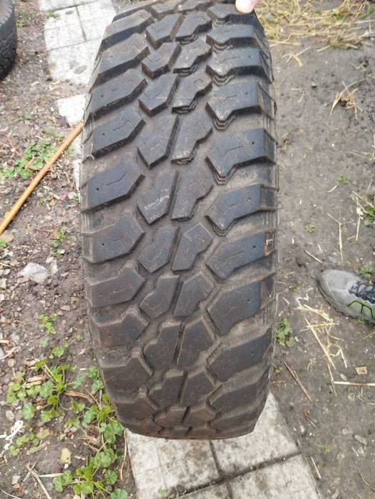 Грязьові, болотні шини для бездоріжжя і для асфальту R16