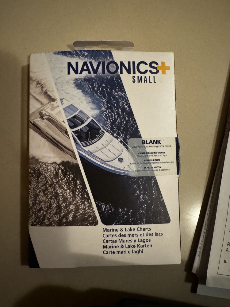 Lowrance Hook 7 + navionics small