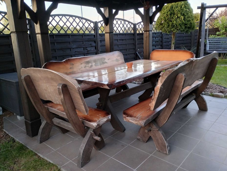 Biesiadny drewniany komplet mebli góralskich