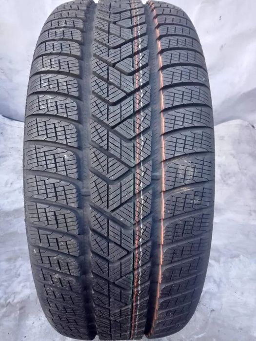 Pirelli SCORPION Winter 255/55 R19 111V 2023