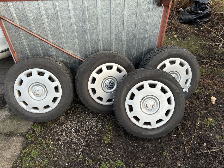 Koła zimowe Pirelli R15 195/65 z kołpakami VW