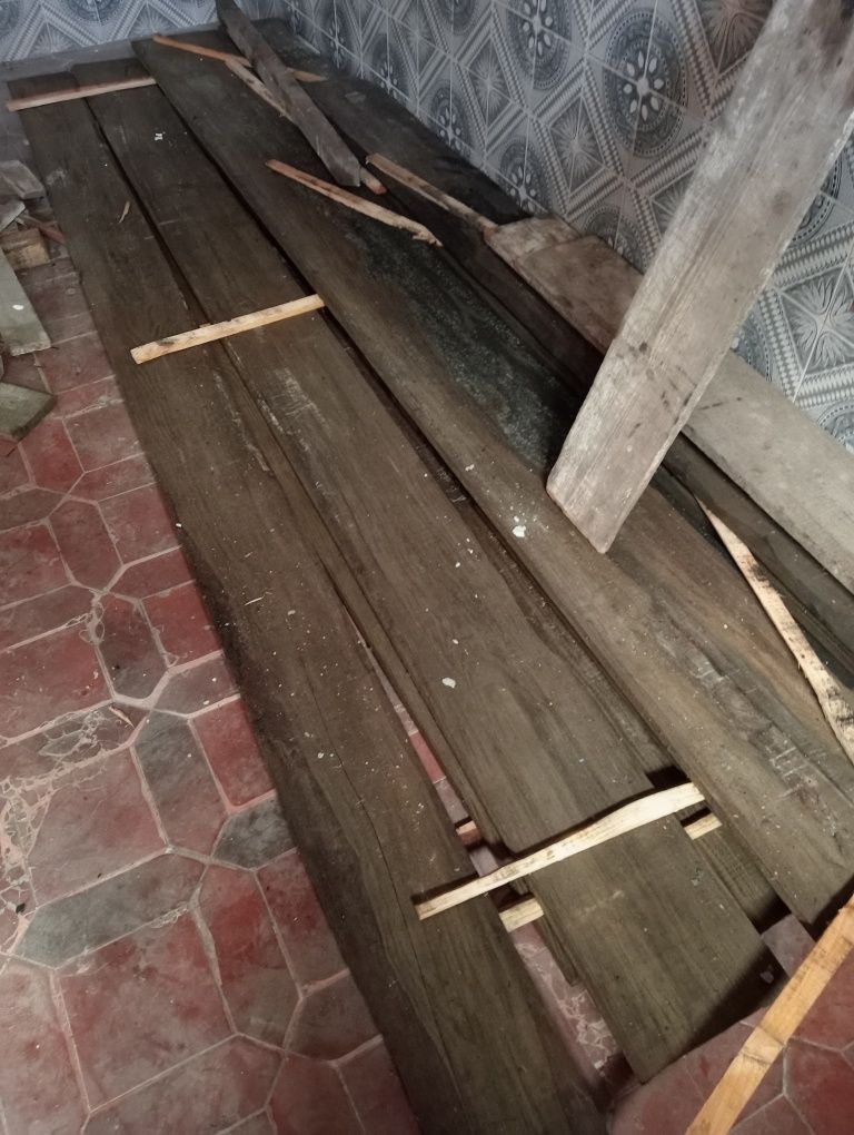 Grampos para construção