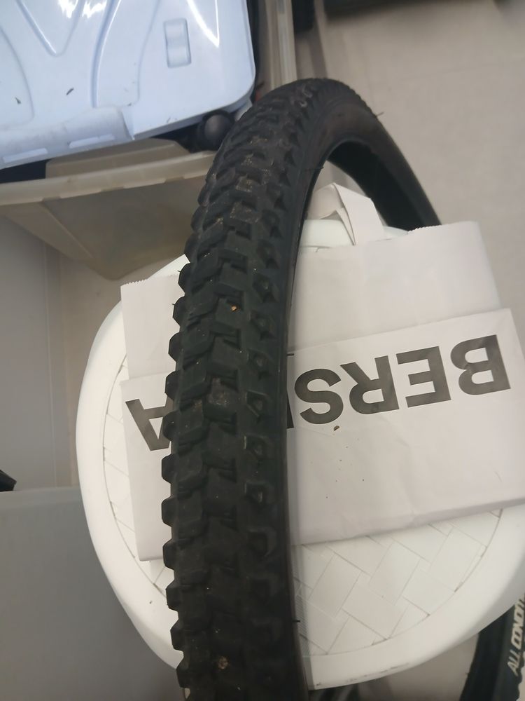 Bicileta rockrider revisao feita pneus novos e um extra novo