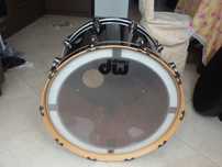 Конги Meinl, Remo, Gon Bops, ковбели LP, бочка DW, томи Tama
