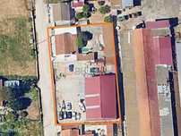 Moradia Isolada Em Terreno Com 1500M2, Armazém, Garagem E Anexos - ...