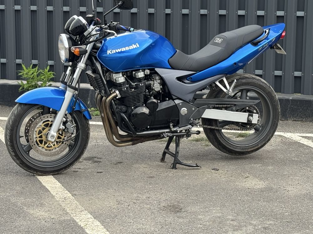 Мотоцикл Kawasaki zr 7