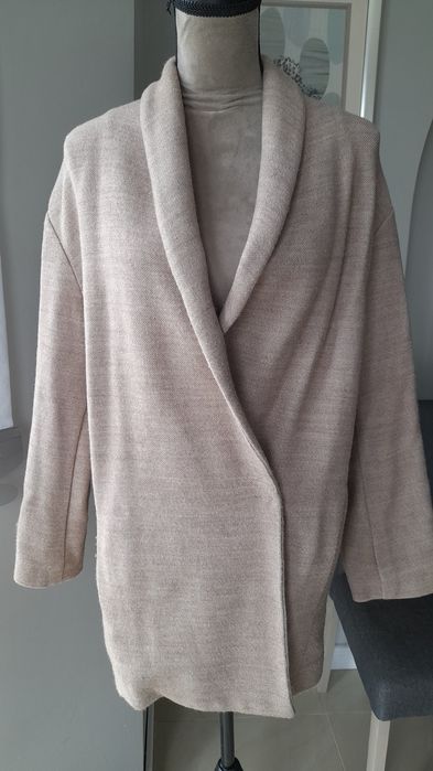 Płaszcz narzutka Mango roz 40 L