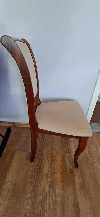 komplet sześciu krzeseł