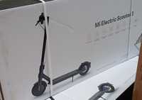 Hulajnoga elektryczna Xiaomi Mi Electric Scooter 3 300W 30km 8,5" Czar