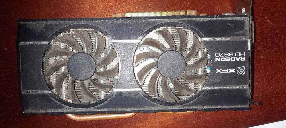 Продам відеокарту XFX Radeon HD6870