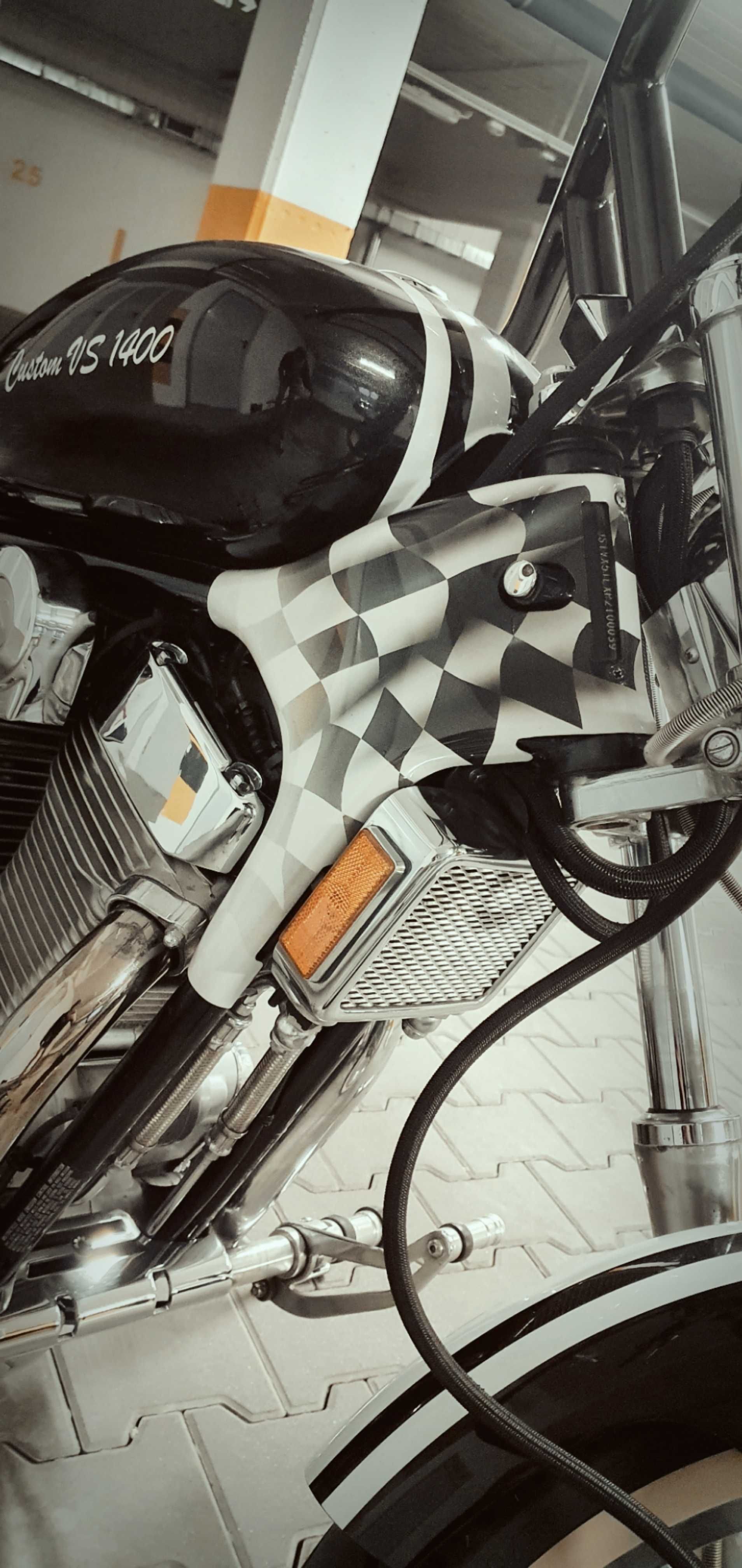 Suzuki Intruder VS1400 Custom