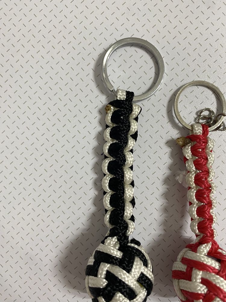 Porta chaves feitos à mão/ paracord