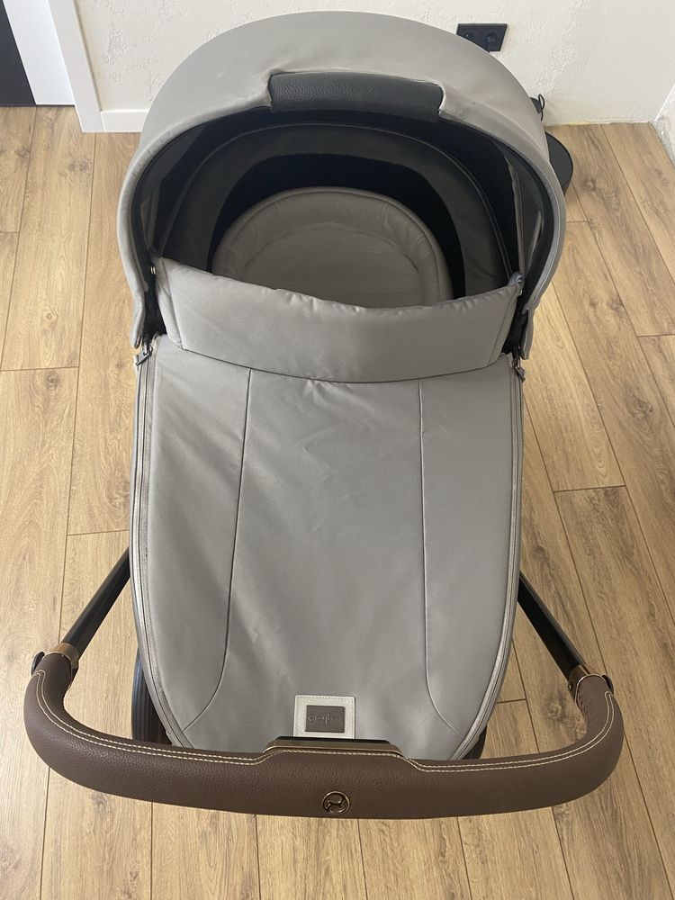 Продаю коляску cybex priam 4.0 2024 год. Возможен торг