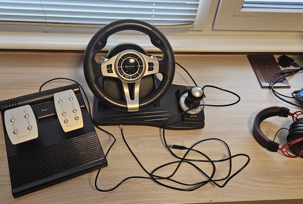 Kierownica Tracer Roadster 4w1 do gier z pedałami  do komputera