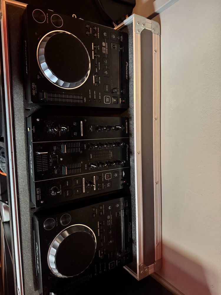 Comjunto cdj 350, mesa djm 350 e mala