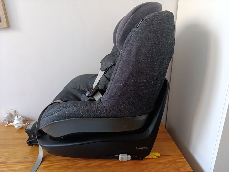 Fotelik samochodowy Maxi-Cosi Two Way Pearl + baza