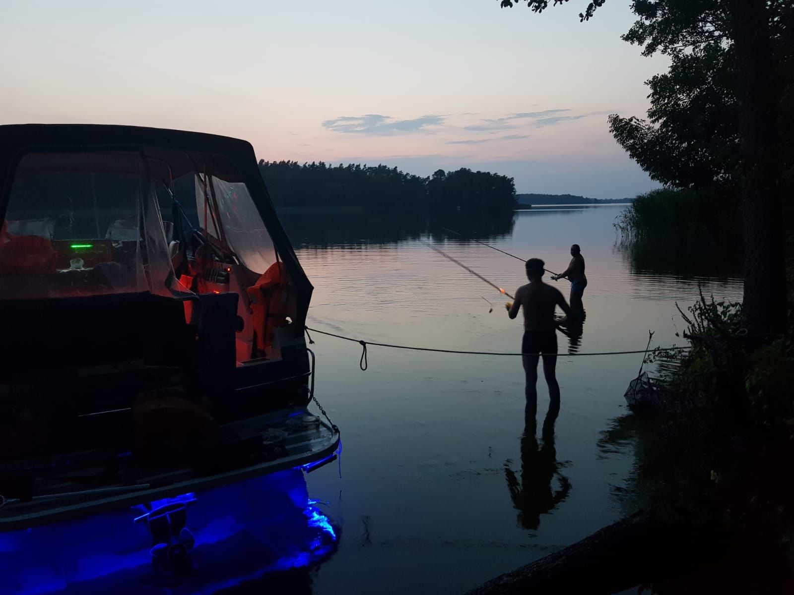Łódź motorowa Bayliner 2455 spacerowa