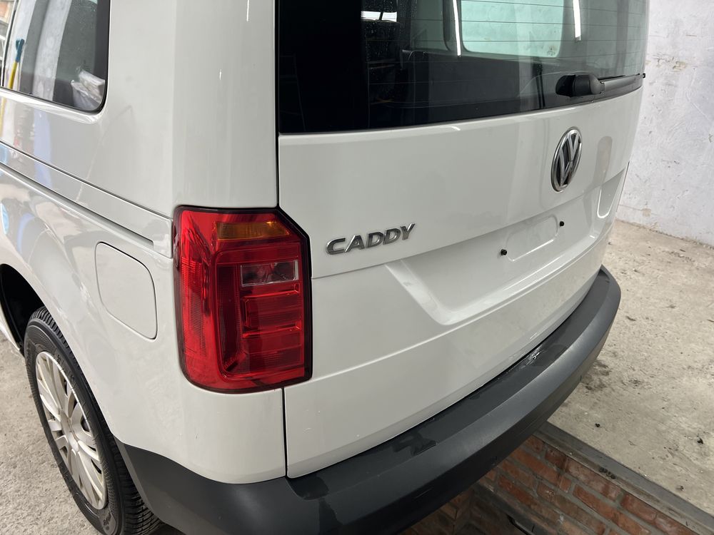 Ляда задня кришка багажника Caddy кадді 15-20р