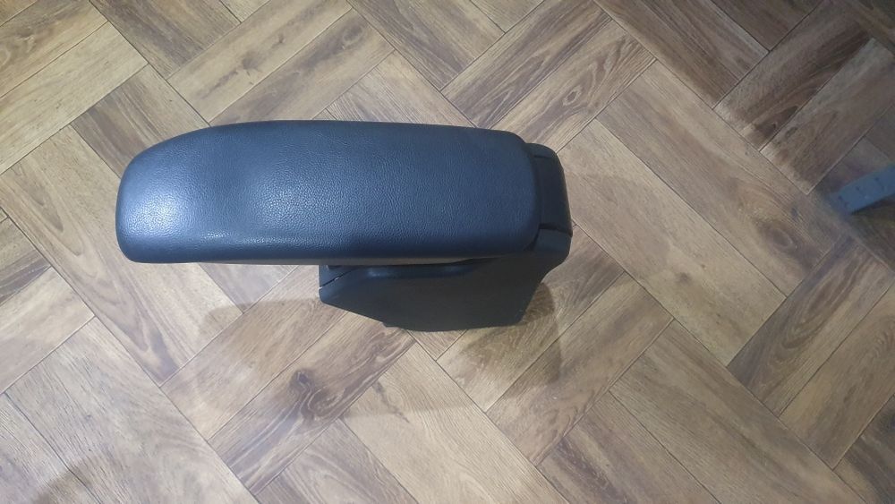 Podłokietnik citroen c3 2011 kompletny