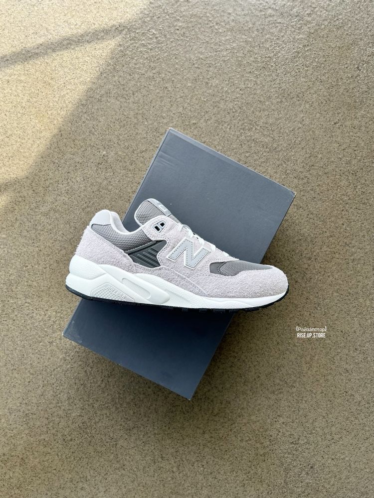 Чоловічі кросівки НБ New Balance 580 MT580MG2 оригінал