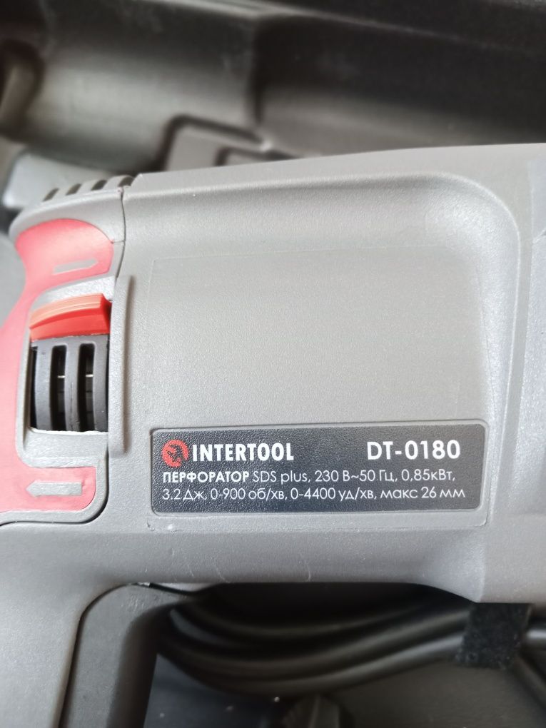Перфоратор INTERTOOL DT-0180