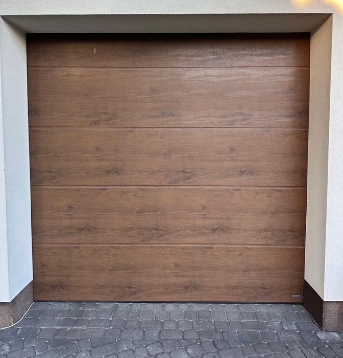 Brama garażowa segmentowa  260x240 z napędem