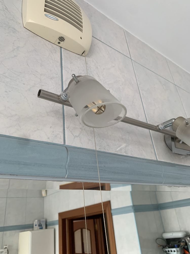 Srebrny kinkiet łazienkowy lampa światło