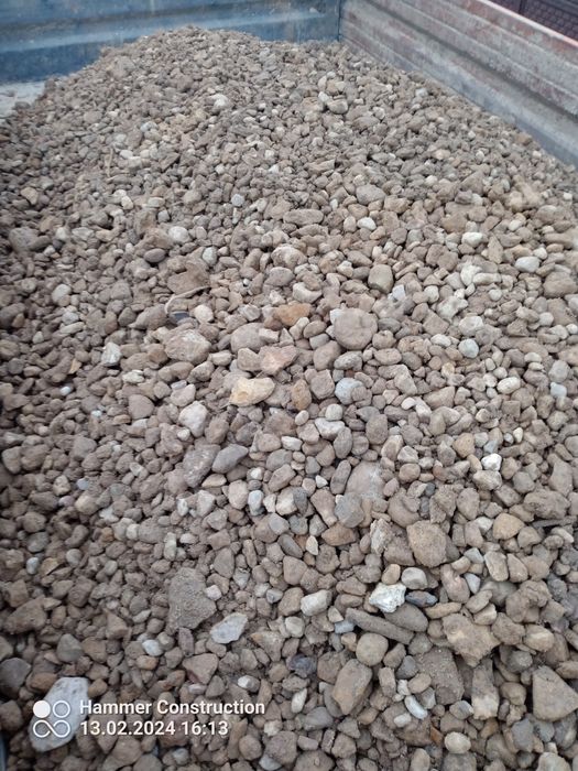 Żwir piasek beton towarowy transport wywrotką