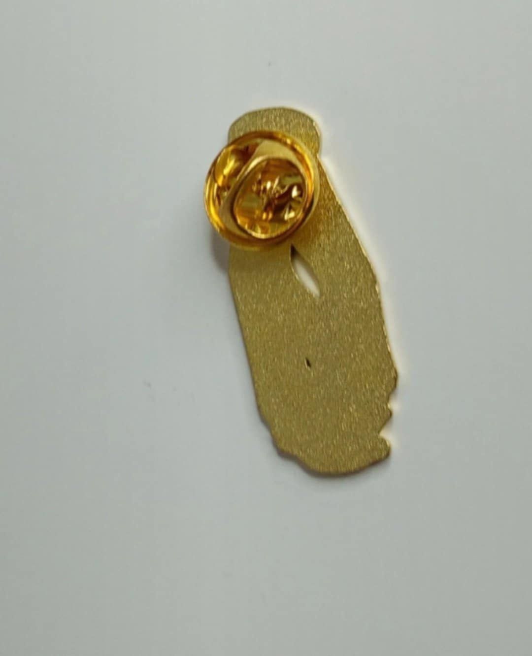 Pin złączone ręce czarno białe słońce i księżyc