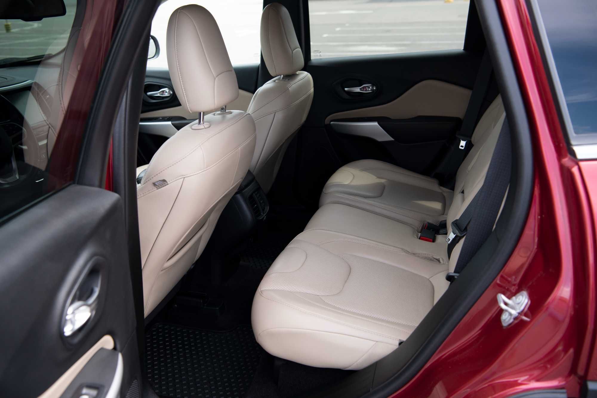 Jeep Cherokee KL 3.2 повний привід з цілою безпекою