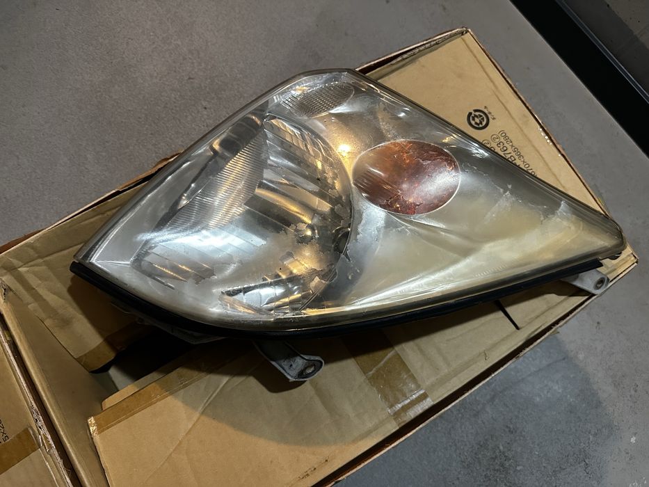 Lampy przednie Toyota Land Cruiser 120  rocznik 2007 rok