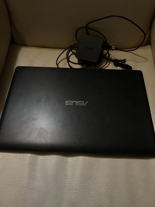 Portatil asus core i3 com carregador ecra partido