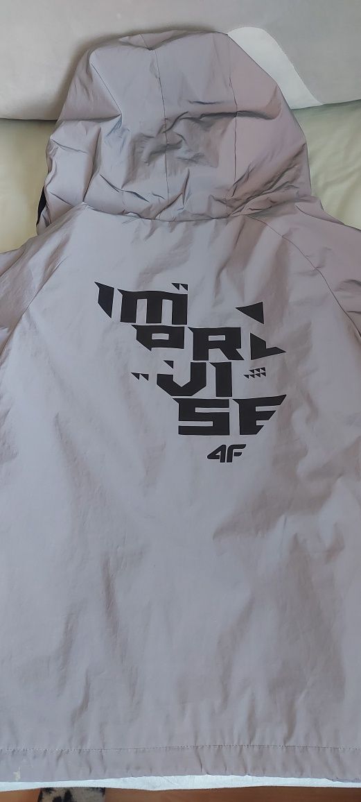 Kurtka 4f odblaskowa 146 przejściowa unisex