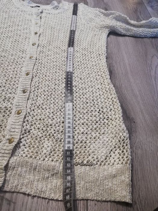 R. L Mohito beżowy sweterek ze złotą nitka