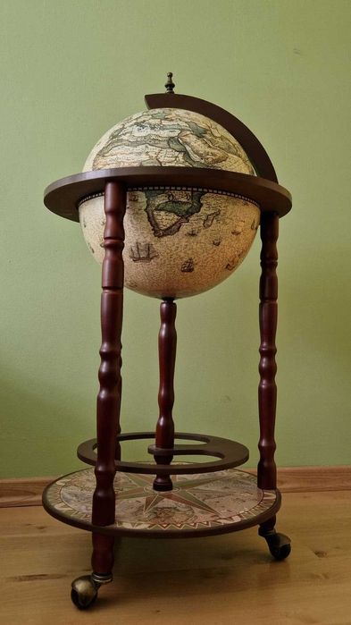 Oryginalny barek na alkohol Globus mapa