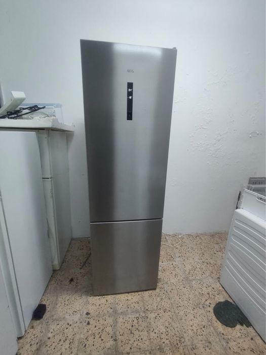 Frigorifico AEG combinado cinza