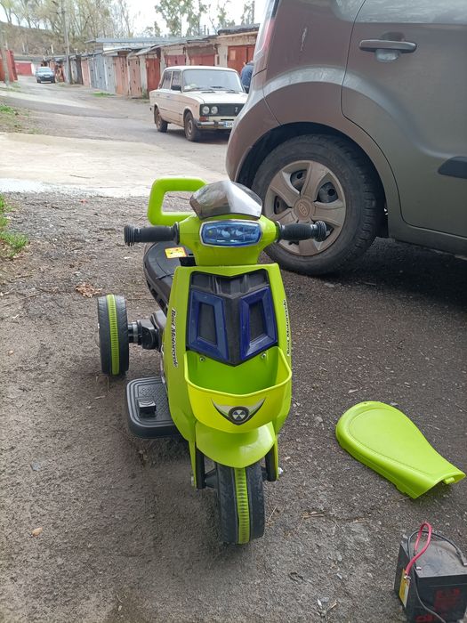 Дитячий електромотоцикл