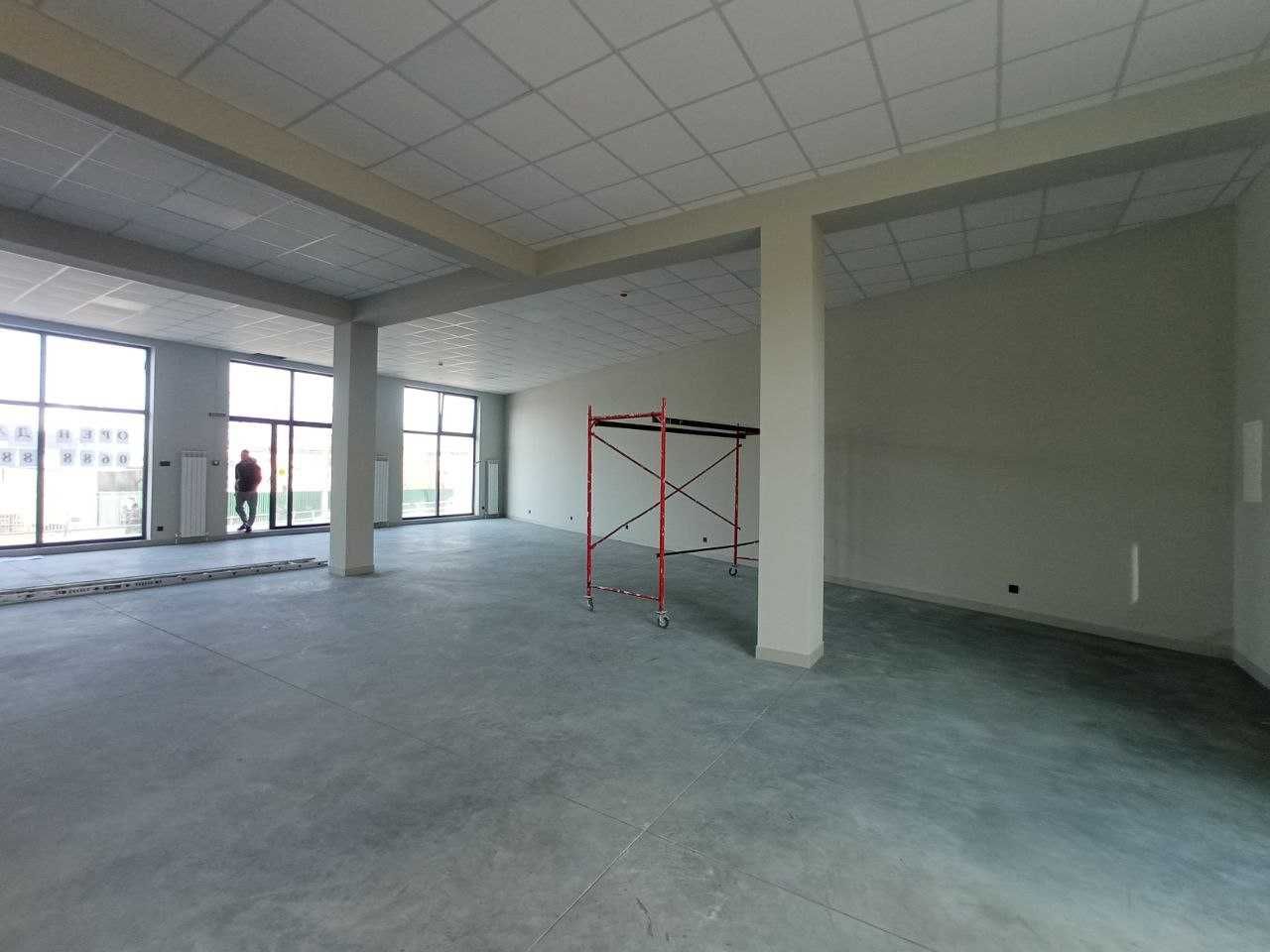 Оренда фасаду 200 м2, бічна Богдана Хмельницького. БЕЗ КОМІСІЇ !!!