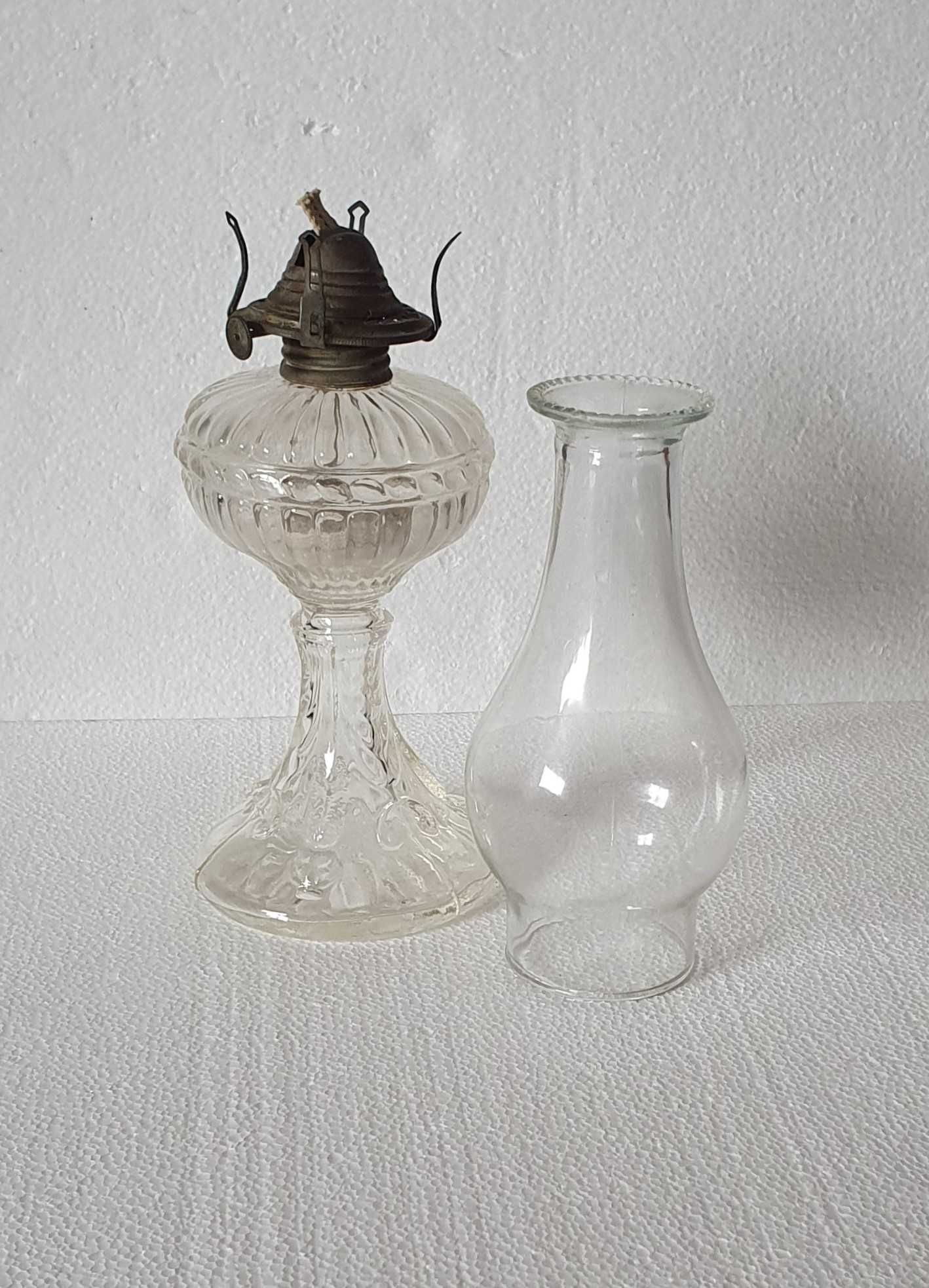 Candeeiro português a petróleo, em vidro - vintage