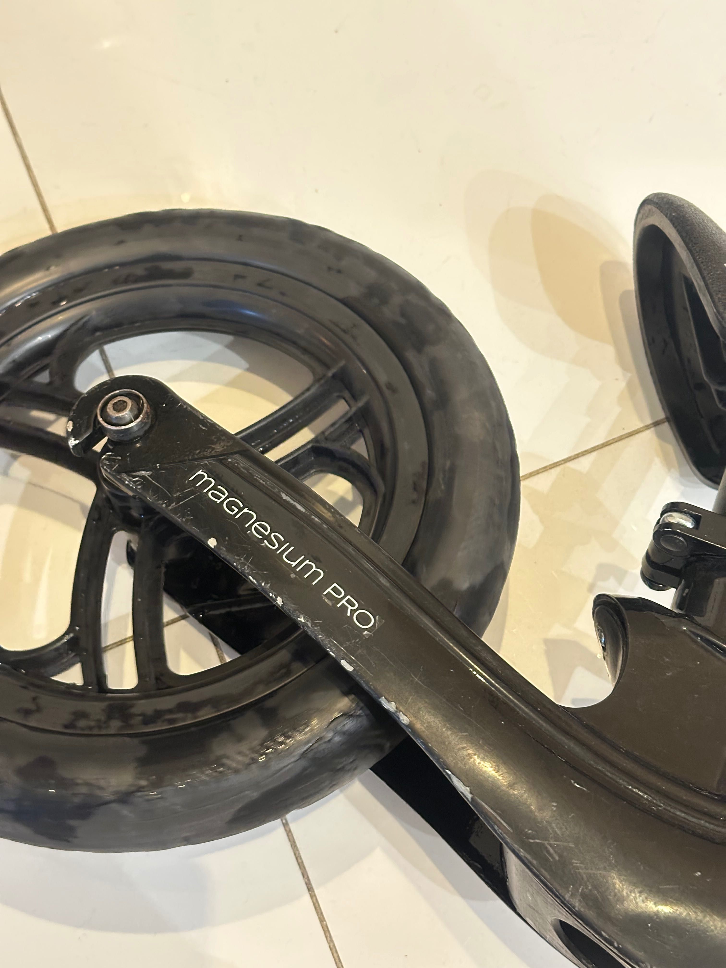 Rowerek biegowy Cariboo Magnesium Pro