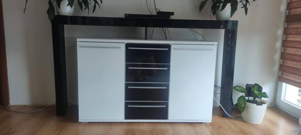 Komoda do salonu, sypialni, pokoju