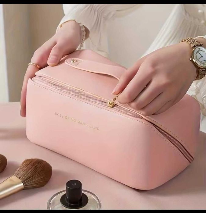 Elegancka kosmetyczka „Rose of No Man’s Land”