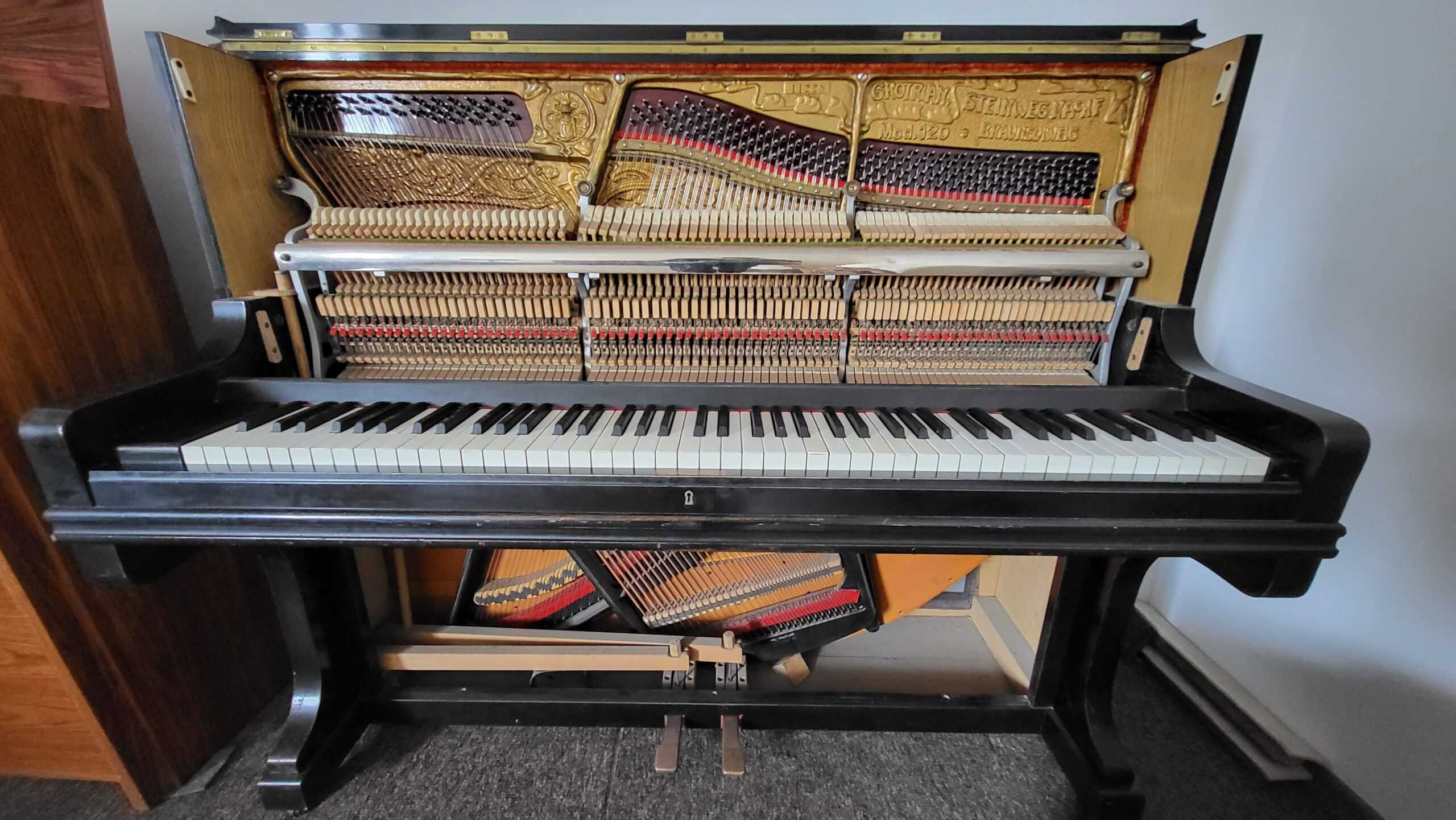 Markowe pianino Grotrian Steinweg M.120