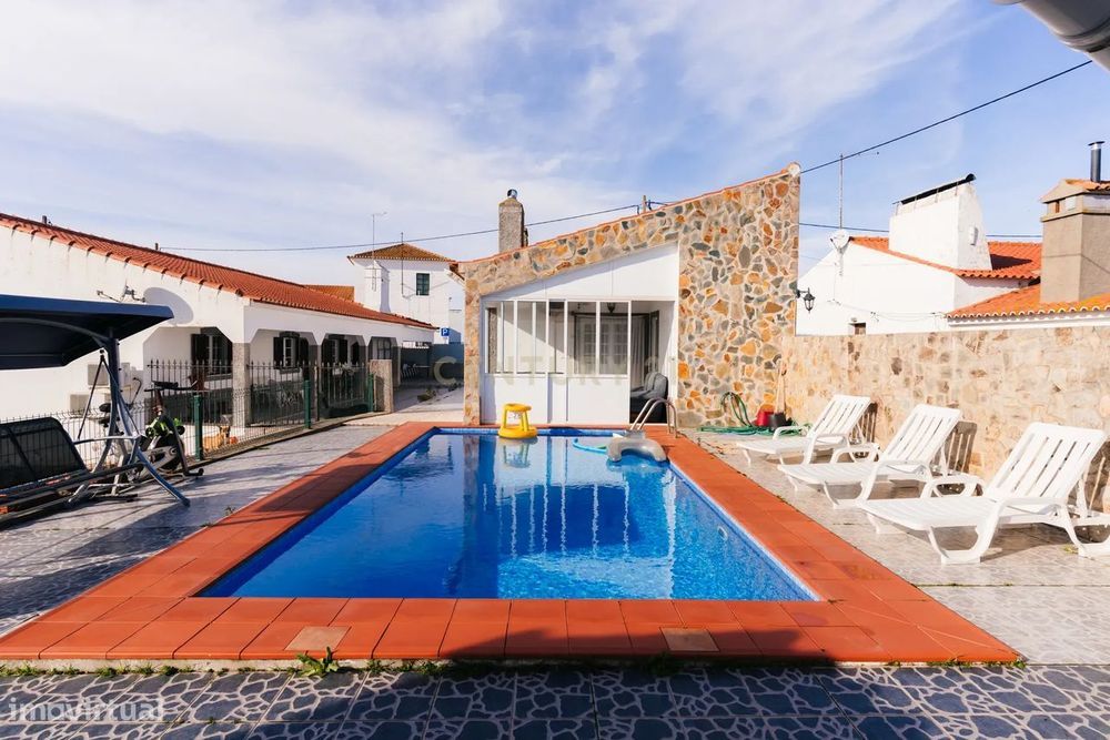 Moradia isolada a 10 minutos de Estremoz- T4, áreas generosas Ar condi