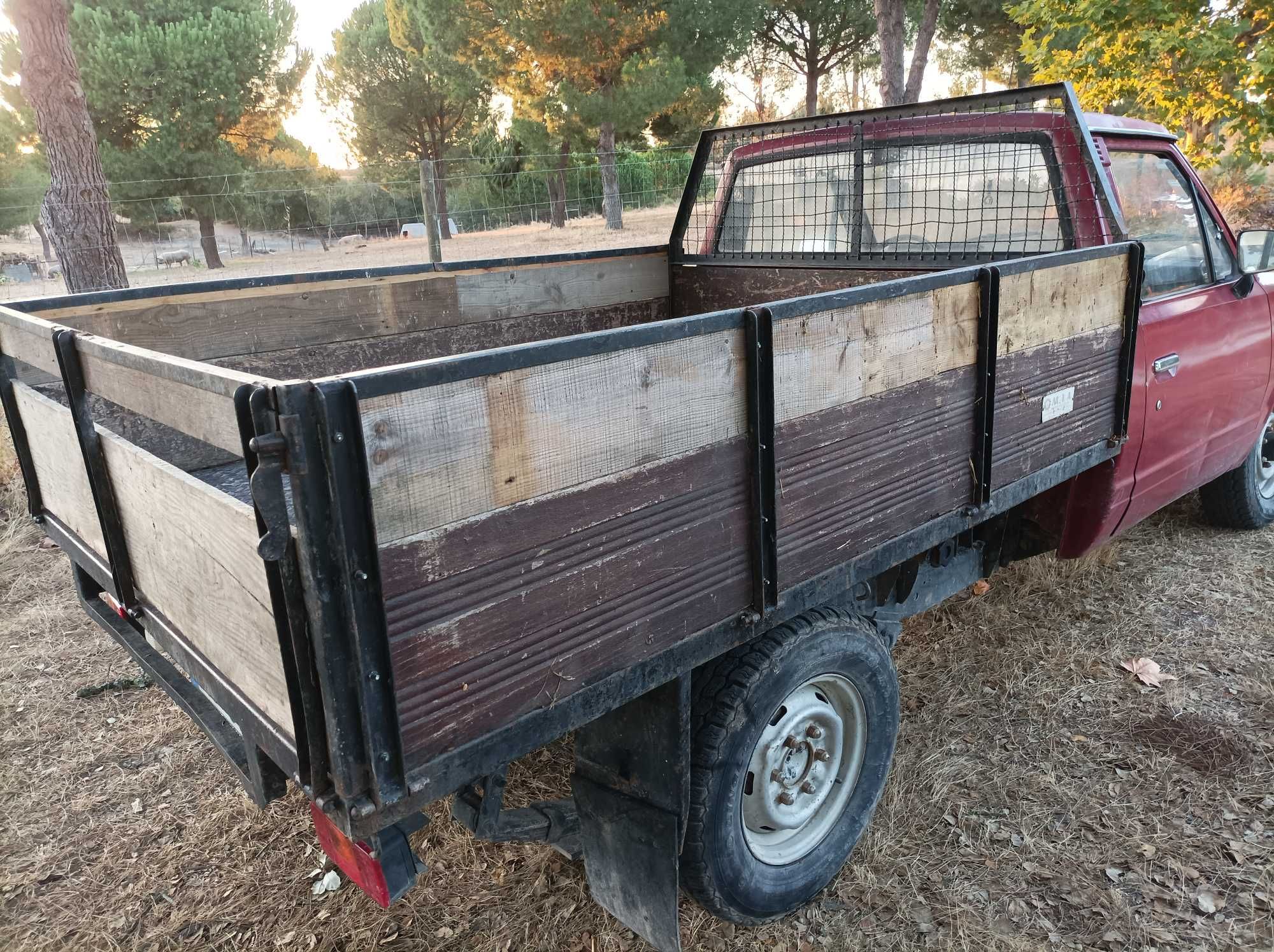 Carrinha de caixa aberta