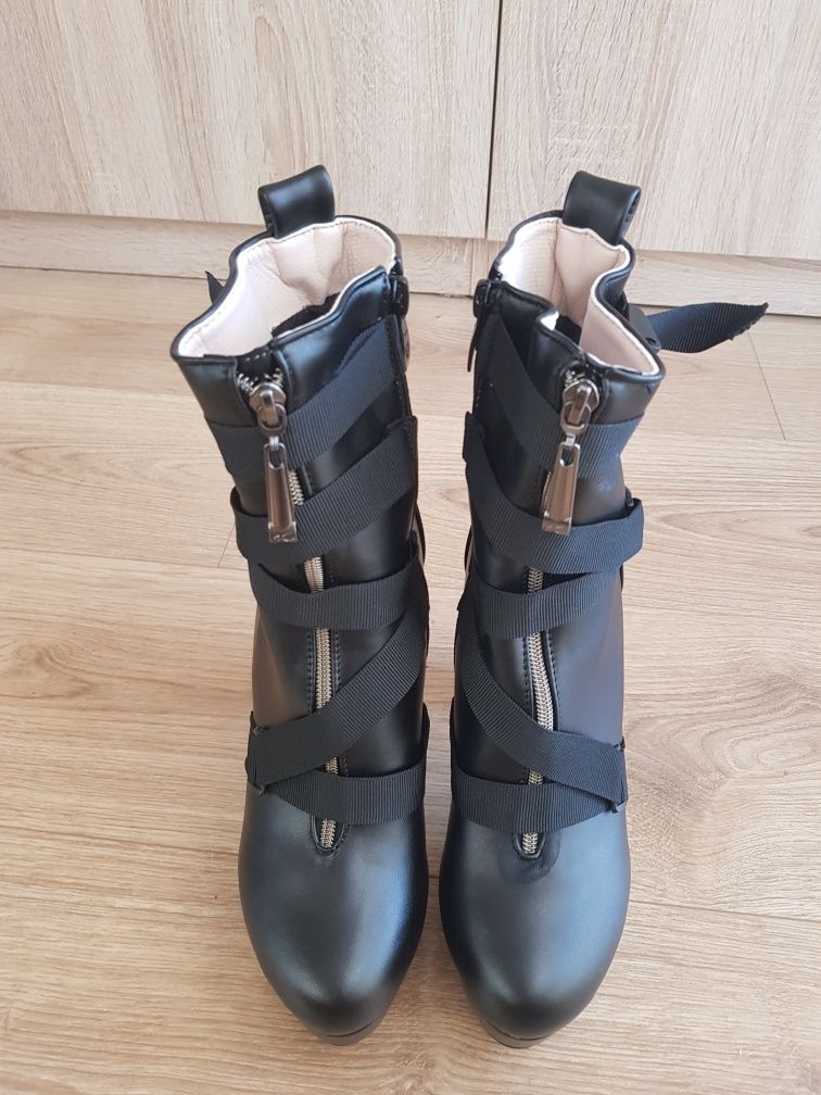 Buty za obcasie zimowe/przejściowe, kozaki