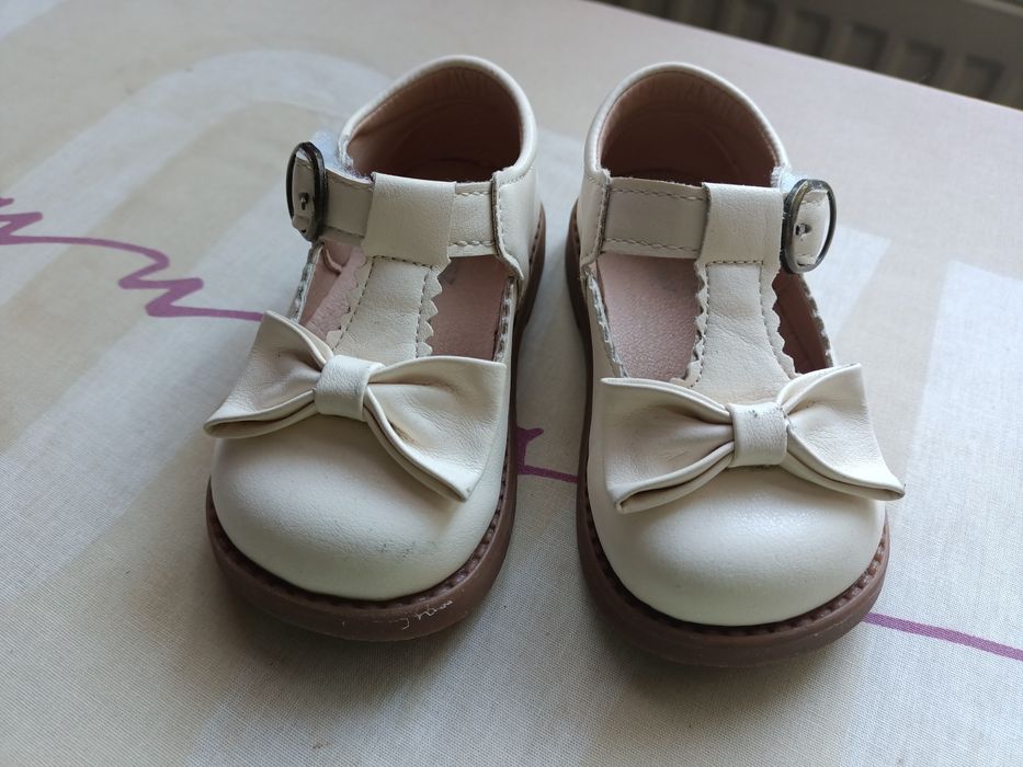 Buty dziewczęce shein rozmiar 21