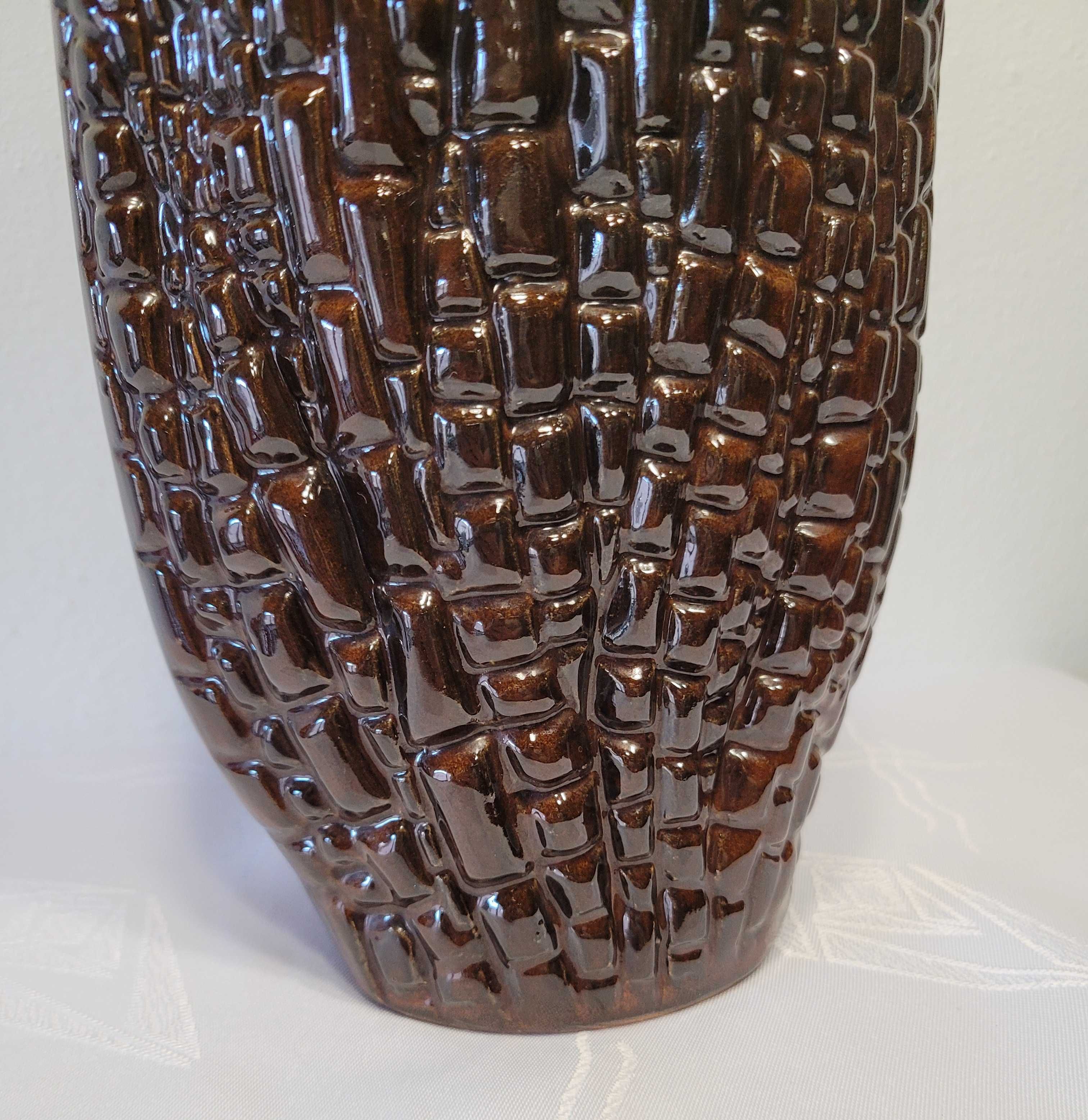 Stary wazon ceramiczny z epoki PRL, Kora