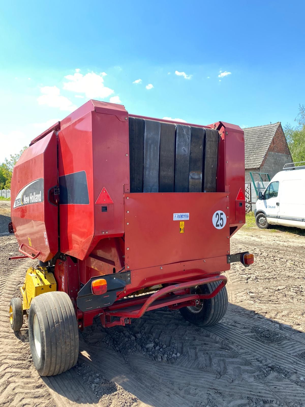 Prasa new holland br 740