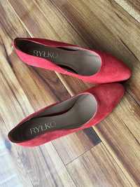 Nowe czerwone buty Ryłko